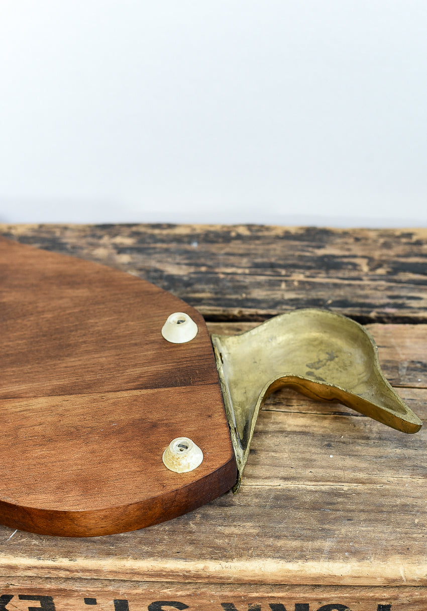 wood-brass-duck-cutting-board