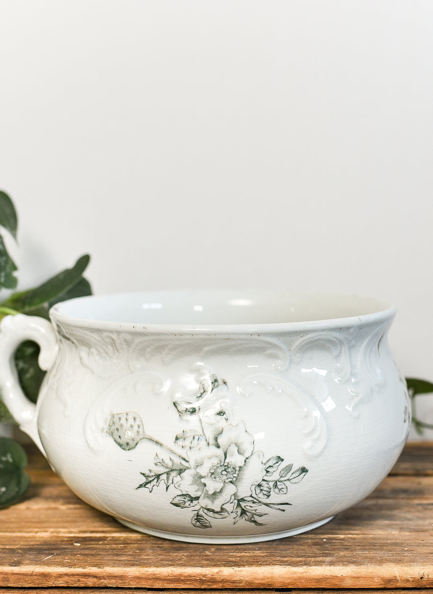 Ironstone-chamber-pot