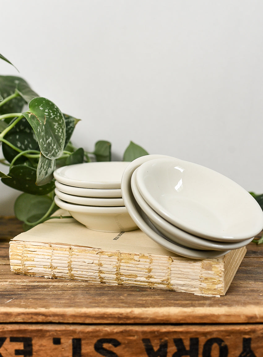 VINTAGE BERRY BOWL SET