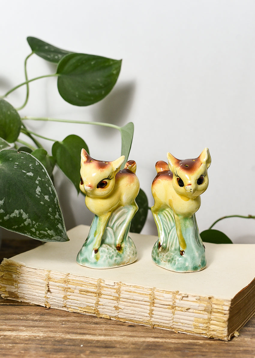 VINTAGE DEER SALT & PEPPER SHAKERS