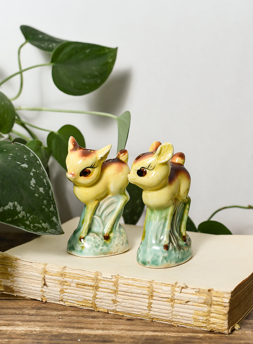 VINTAGE DEER SALT & PEPPER SHAKERS
