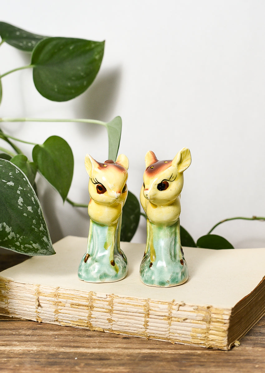 VINTAGE DEER SALT & PEPPER SHAKERS