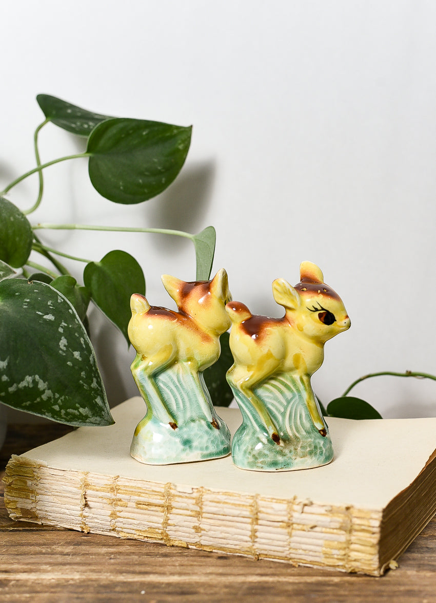 VINTAGE DEER SALT & PEPPER SHAKERS