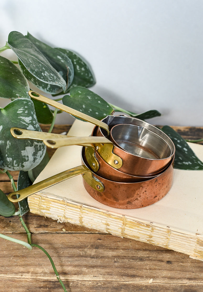 vintage-copper-measuring-cups