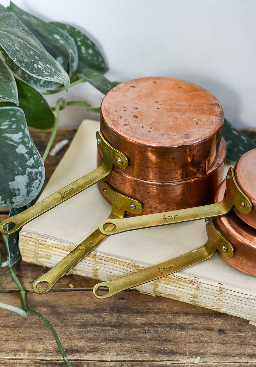 vintage-copper-measuring-cups