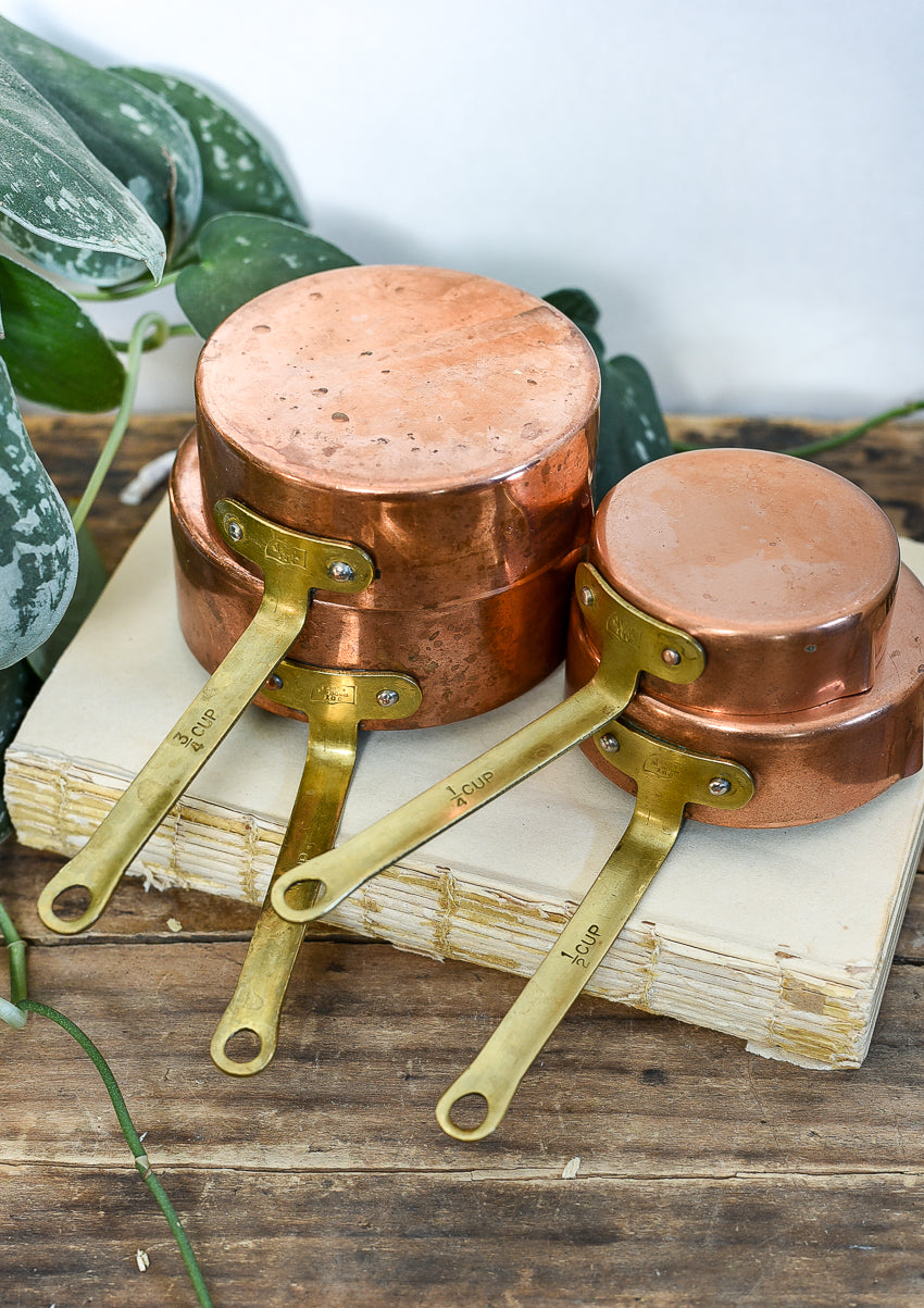 vintage-copper-measuring-cups