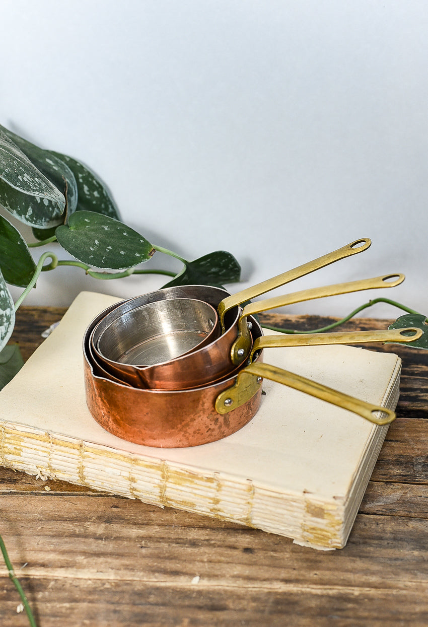 vintage-copper-measuring-cups