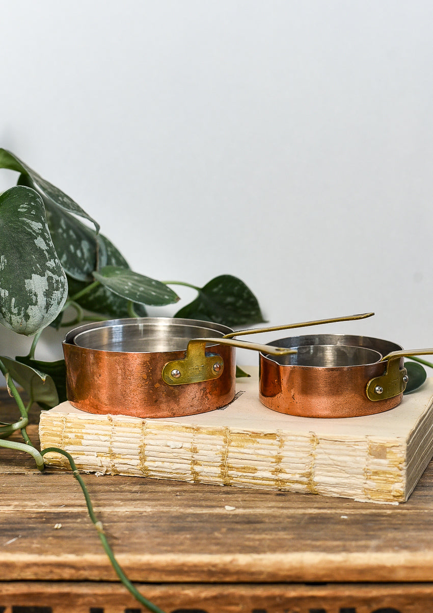vintage-copper-measuring-cups