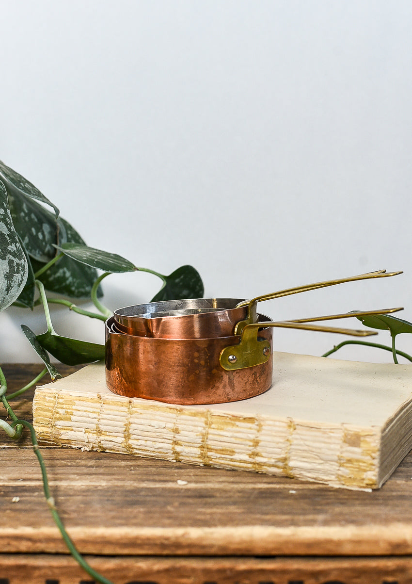 vintage-copper-measuring-cups