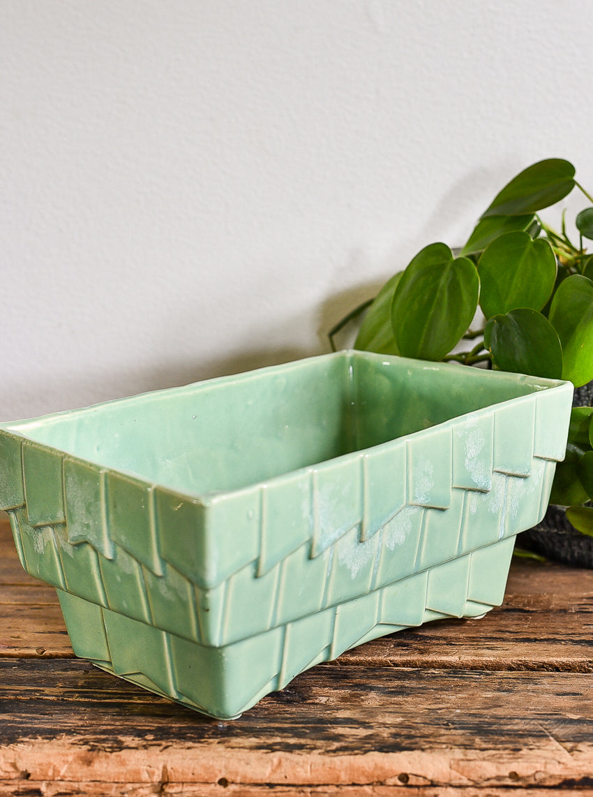 VINTAGE POTTERY USA POTTERY PLANTER