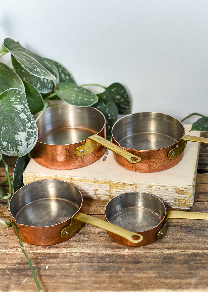 vintage-copper-measuring-cups