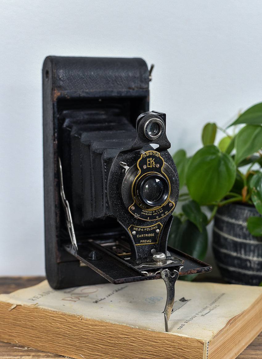 VINTAGE KODAK FOLDING CAMERA