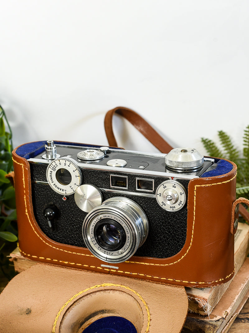 Vintage Argus camera with case