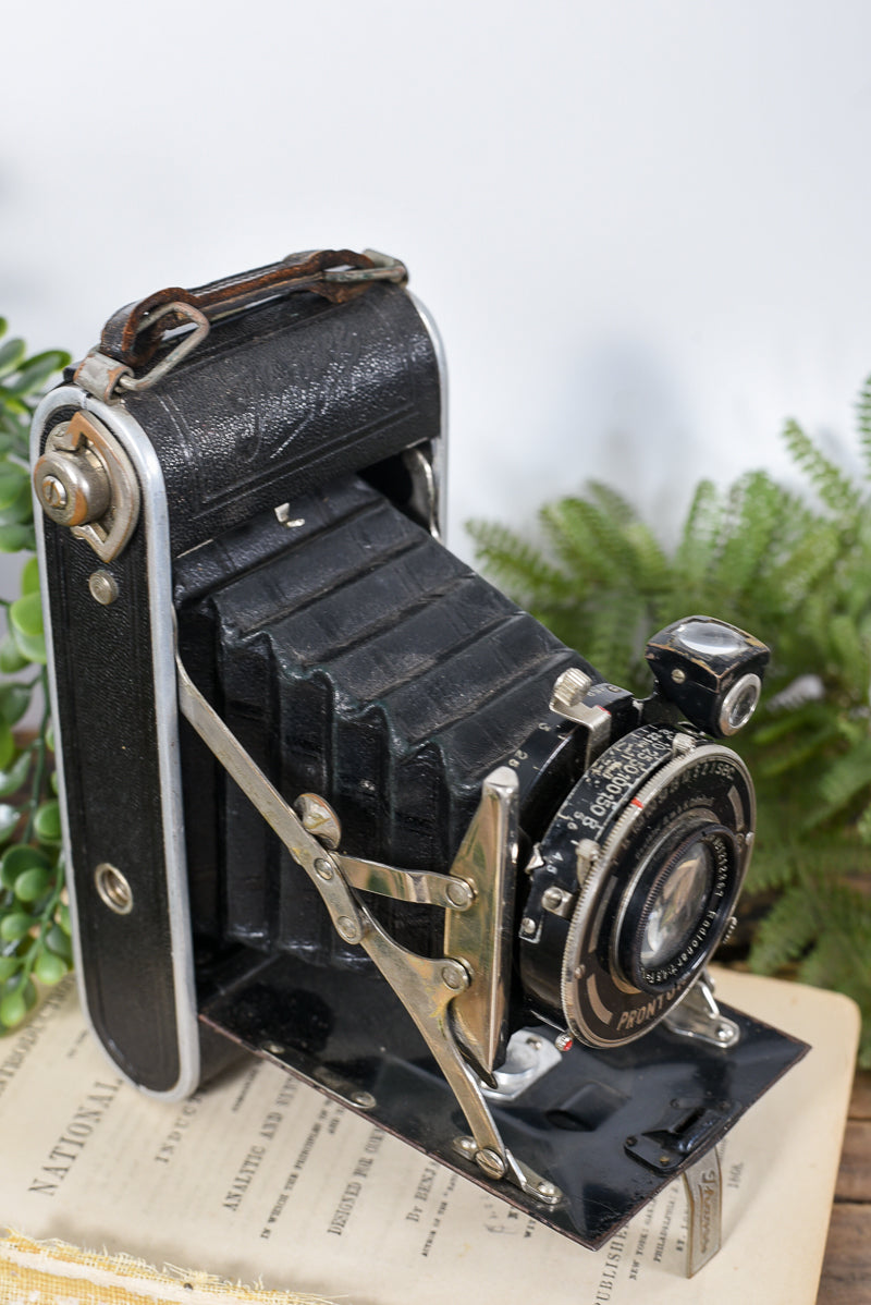 vintage Prontor II folding camera